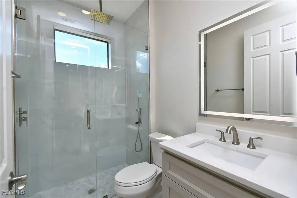 907 SW 15th Place Cape Coral FL 33991