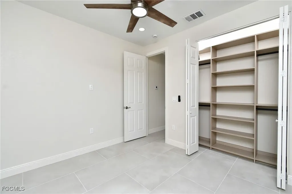 907 SW 15th Place Cape Coral FL 33991