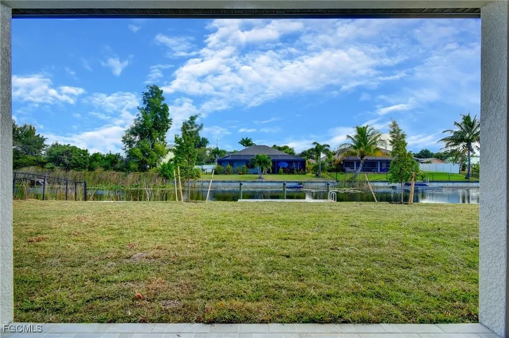 907 SW 15th Place Cape Coral FL 33991