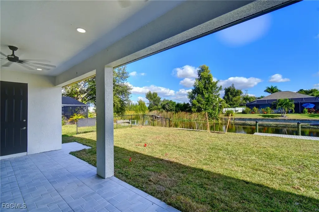 907 SW 15th Place Cape Coral FL 33991