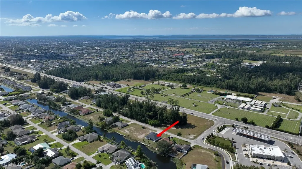 907 SW 15th Place Cape Coral FL 33991