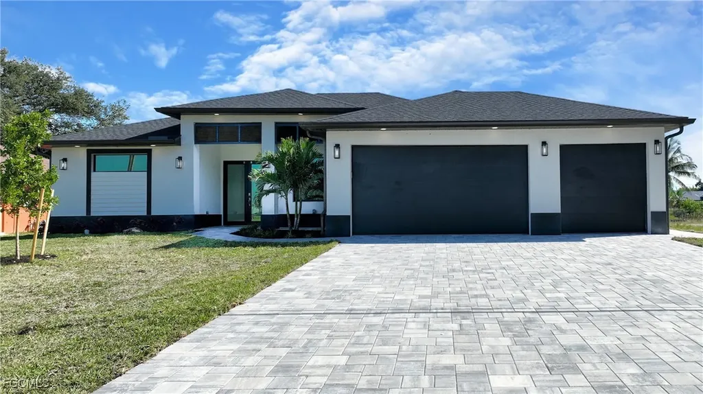 907 SW 15th Place Cape Coral FL 33991