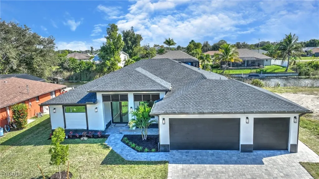 907 SW 15th Place Cape Coral FL 33991