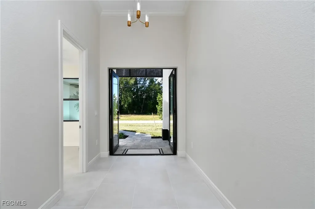 907 SW 15th Place Cape Coral FL 33991