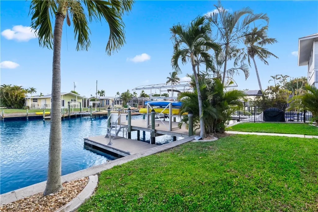 2781 Bruce Street Matlacha FL 33993
