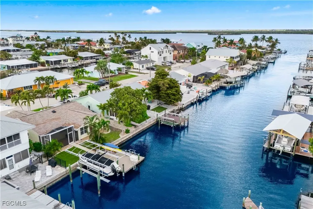 2781 Bruce Street Matlacha FL 33993