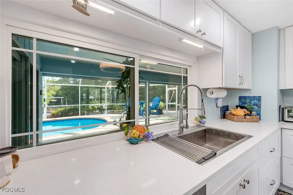 1076 Captains Walk Street Sanibel FL 33957