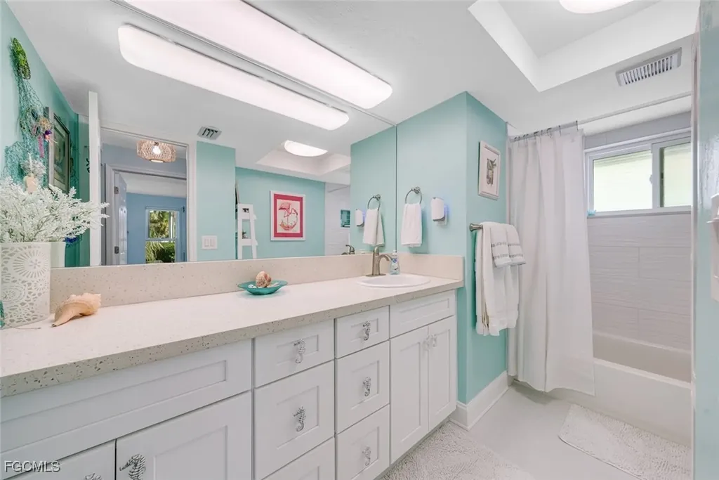 1076 Captains Walk Street Sanibel FL 33957