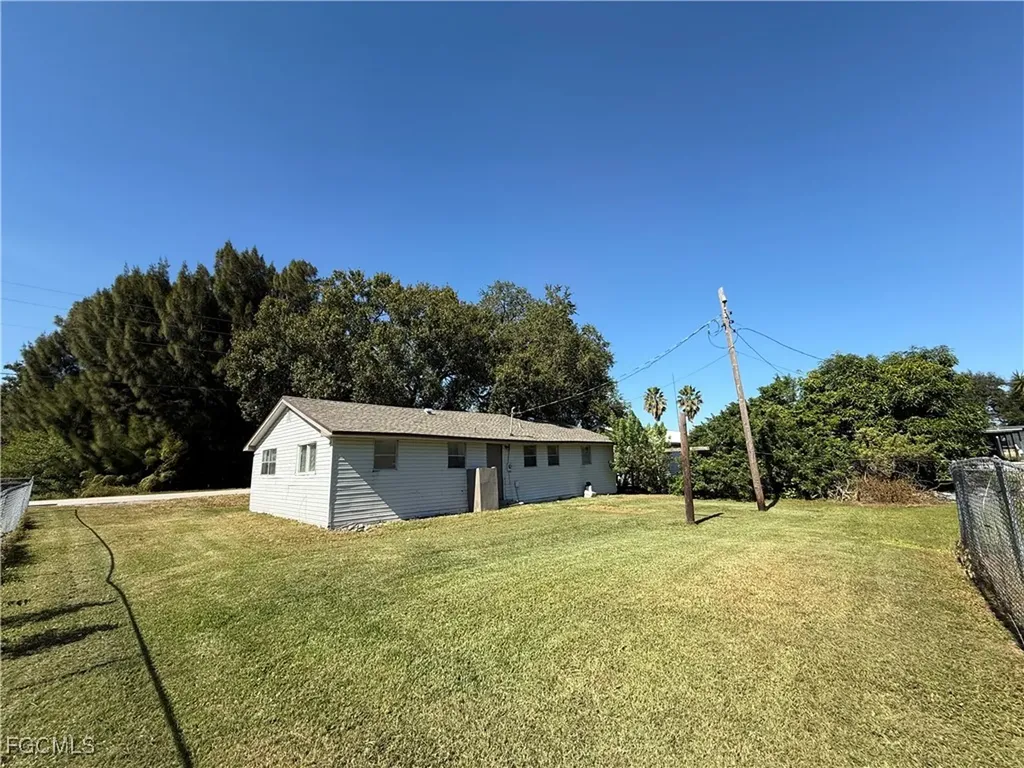 1154 Gamble Street Moore Haven FL 33471