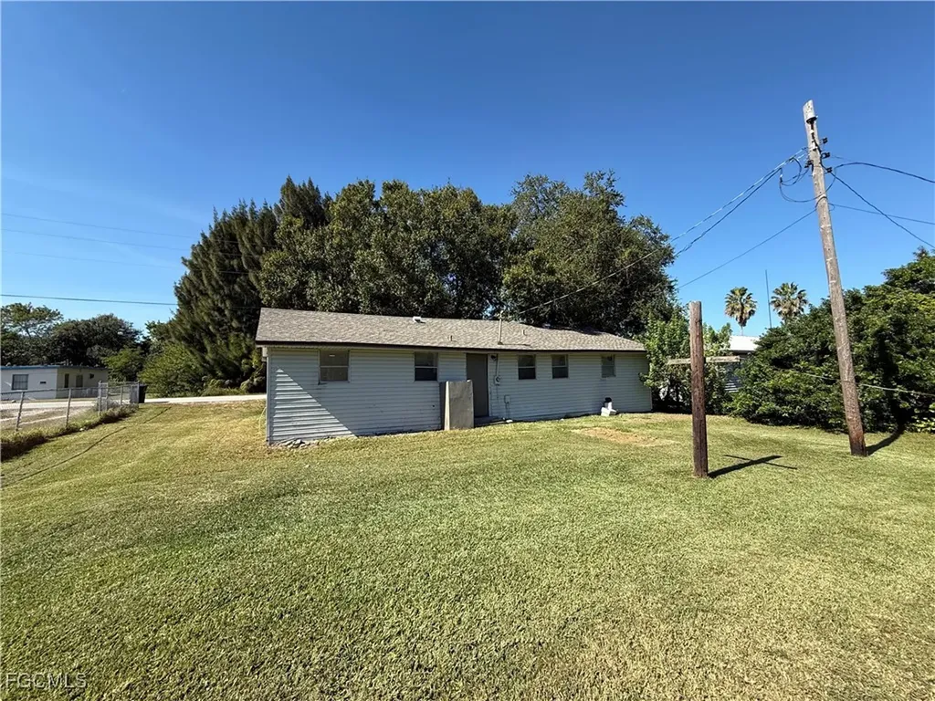 1154 Gamble Street Moore Haven FL 33471
