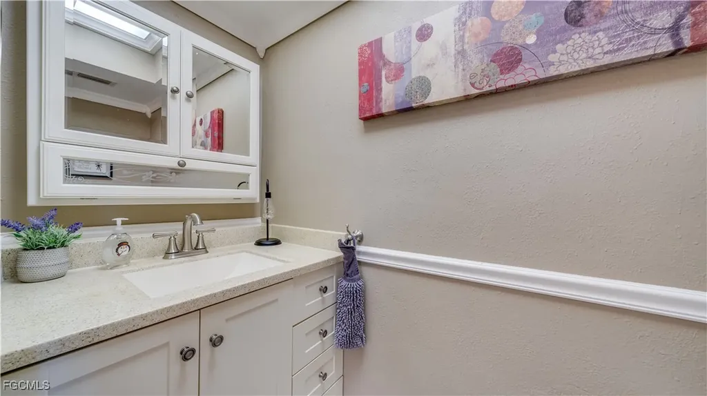 1102 SE 39th Terrace Cape Coral FL 33904