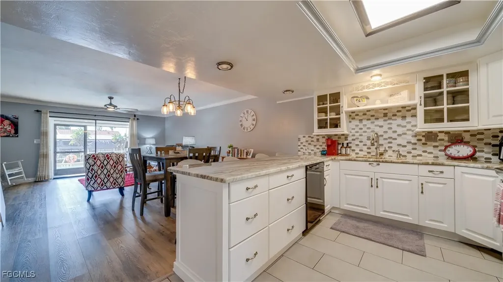 1102 SE 39th Terrace Cape Coral FL 33904