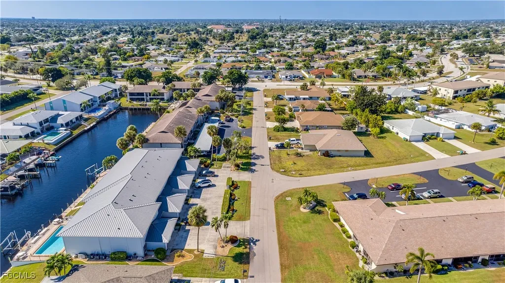 1102 SE 39th Terrace Cape Coral FL 33904