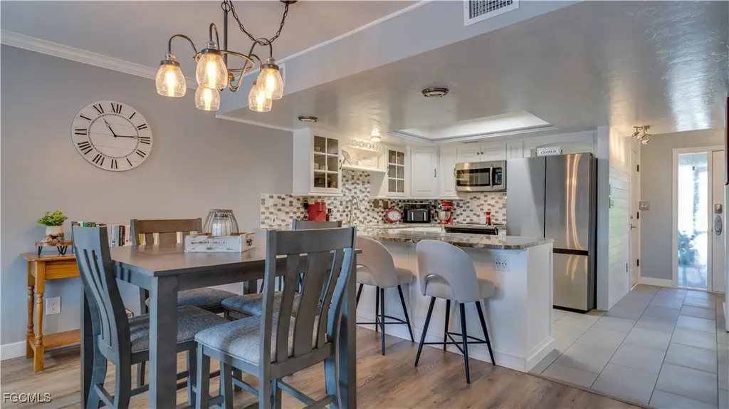 1102 SE 39th Terrace Cape Coral FL 33904