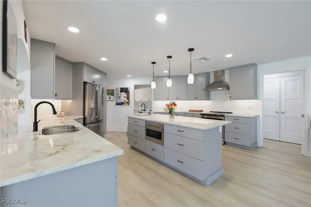1264 Par View Drive Sanibel FL 33957
