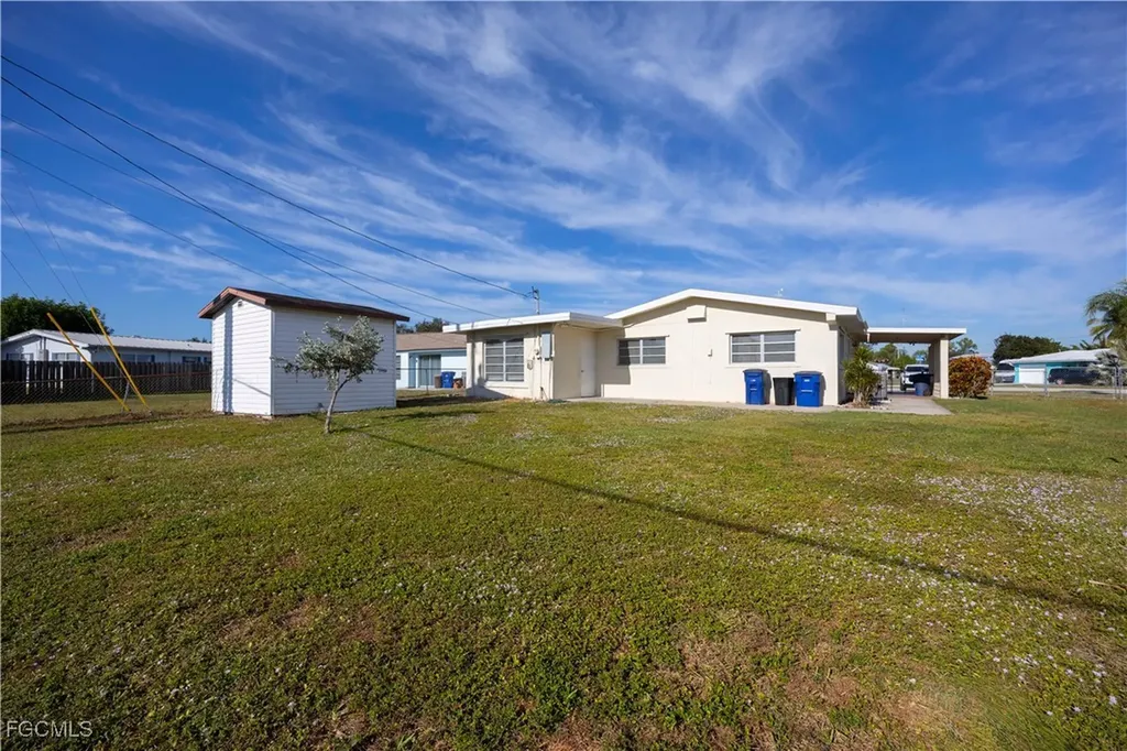 275 Lakeview Drive North Fort Myers FL 33917