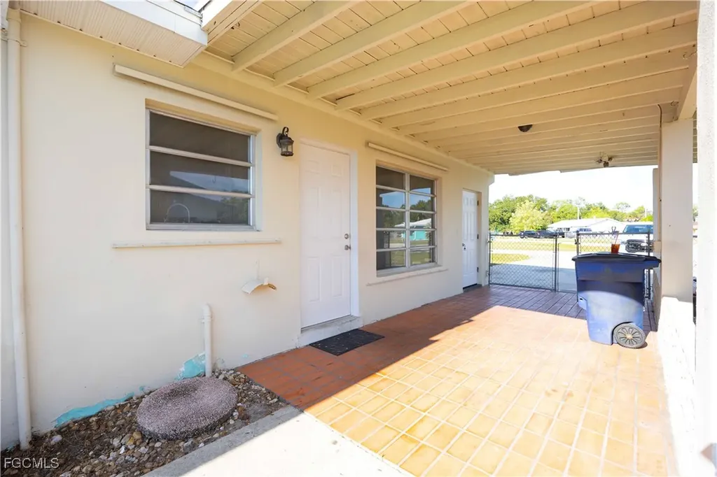 275 Lakeview Drive North Fort Myers FL 33917