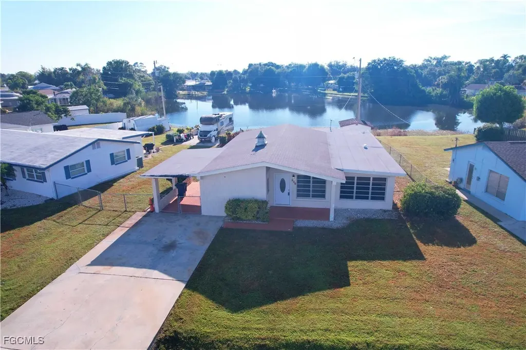 275 Lakeview Drive North Fort Myers FL 33917