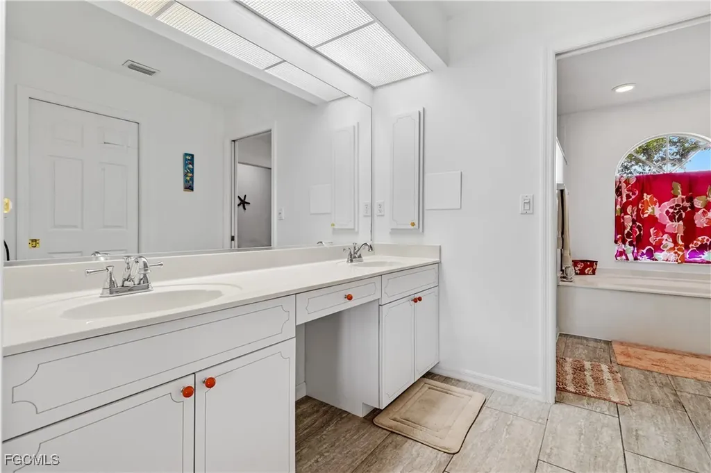 1402 SE 18th Street Cape Coral FL 33990