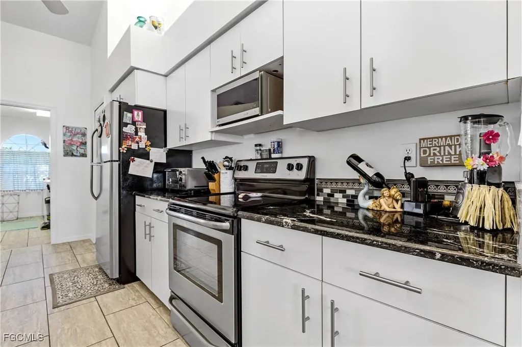1402 SE 18th Street Cape Coral FL 33990