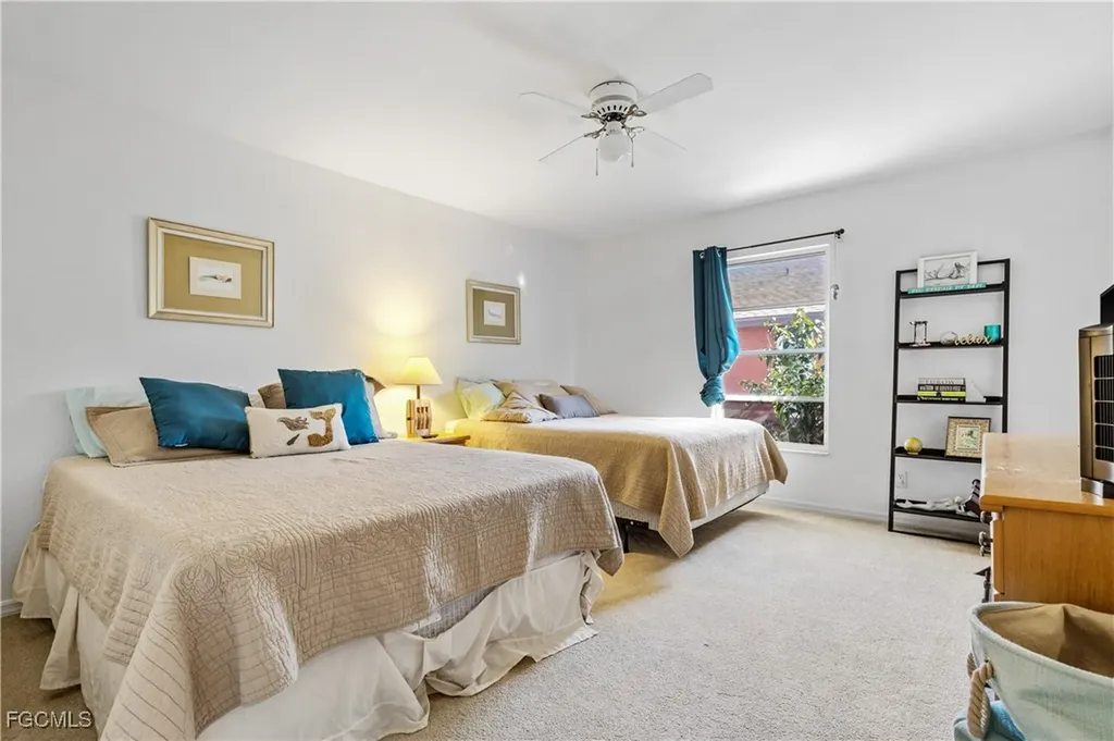 1402 SE 18th Street Cape Coral FL 33990