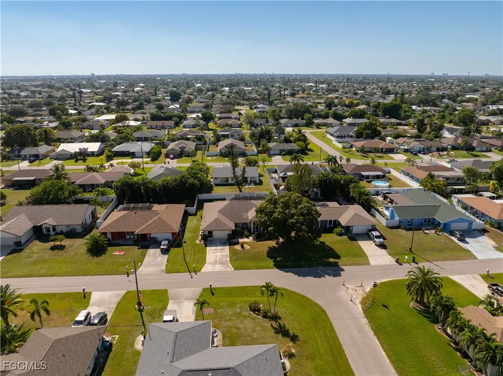 1402 SE 18th Street Cape Coral FL 33990