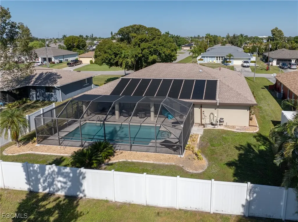 1402 SE 18th Street Cape Coral FL 33990
