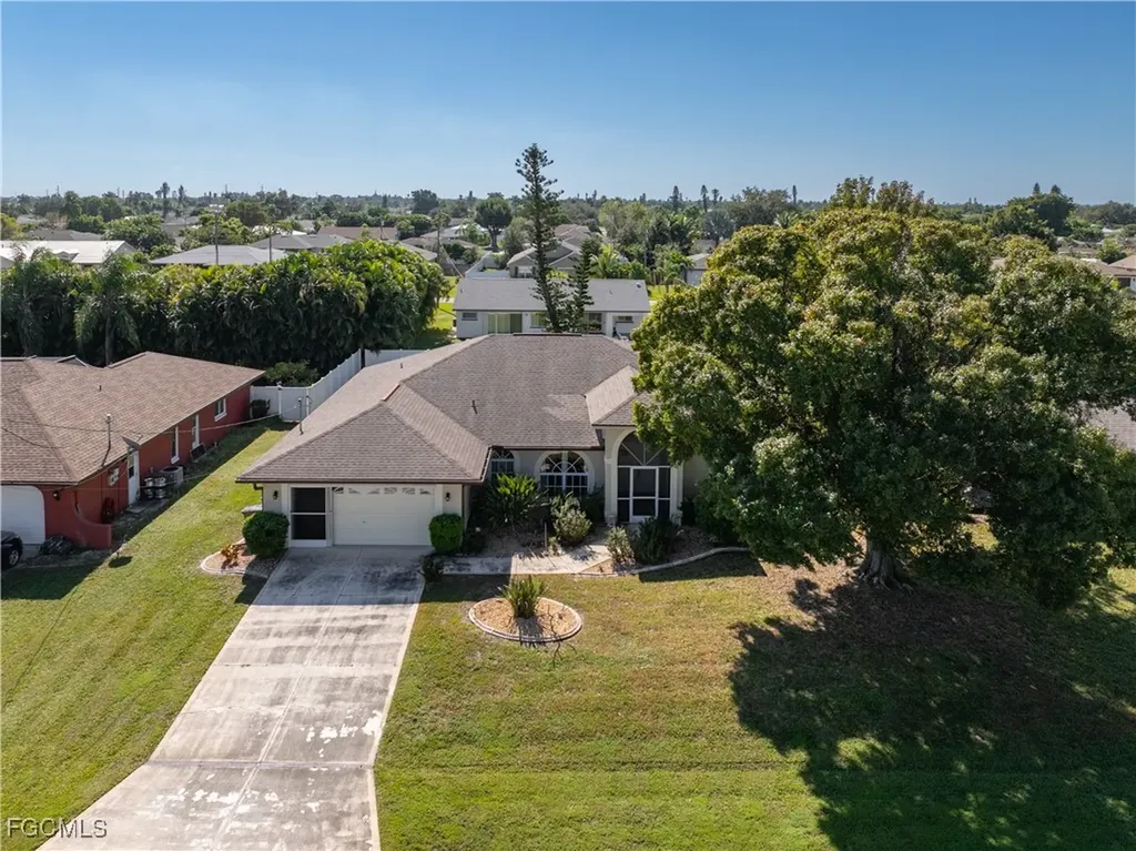 1402 SE 18th Street Cape Coral FL 33990