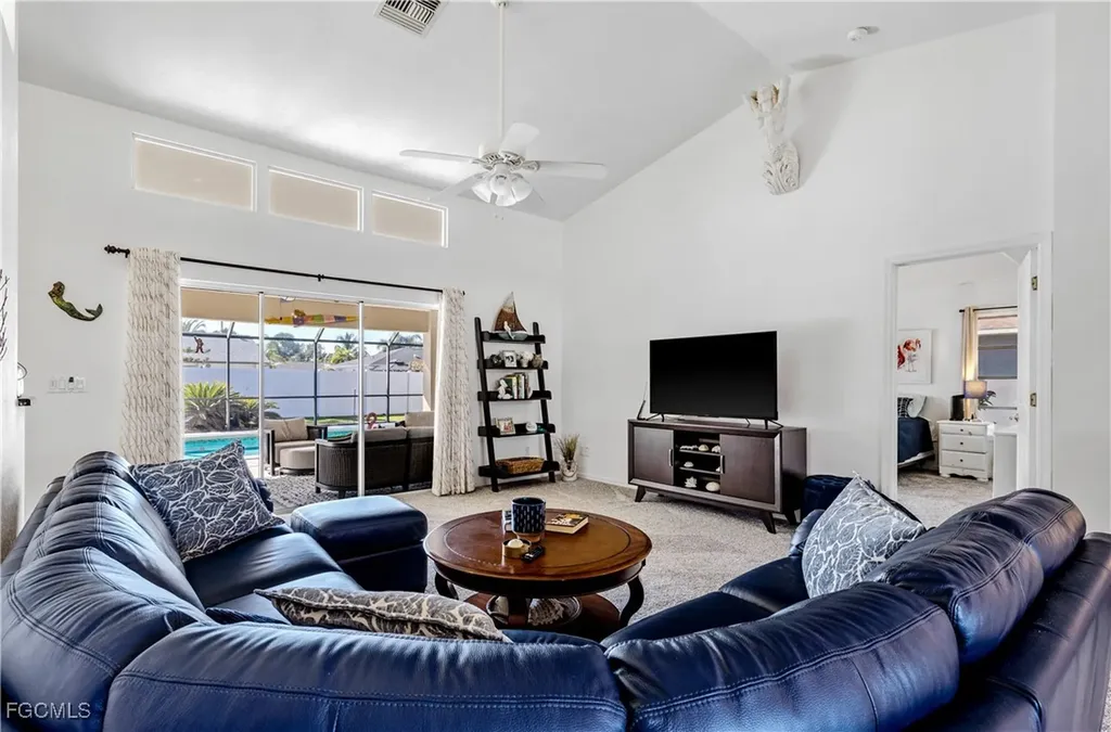 1402 SE 18th Street Cape Coral FL 33990