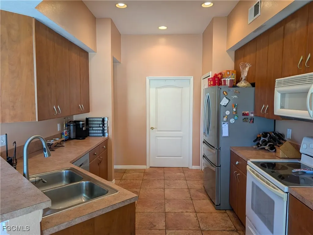 9208 Calle Arragon Avenue Fort Myers FL 33908