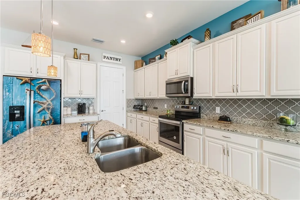 3239 Baravaldo Circle Cape Coral FL 33909