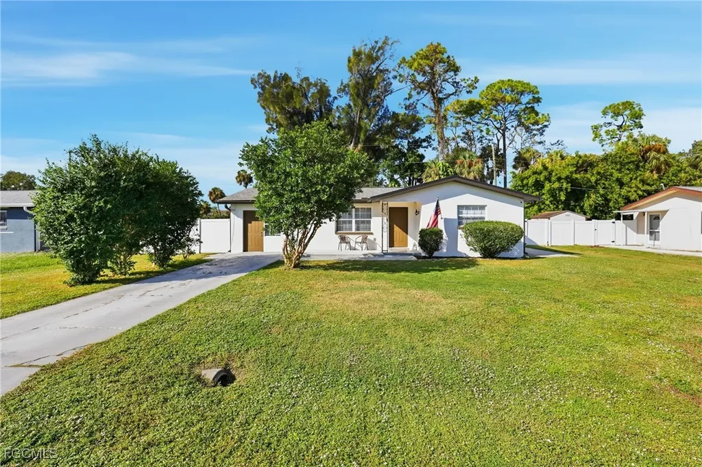 1267 Mcneill Road North Fort Myers FL 33903