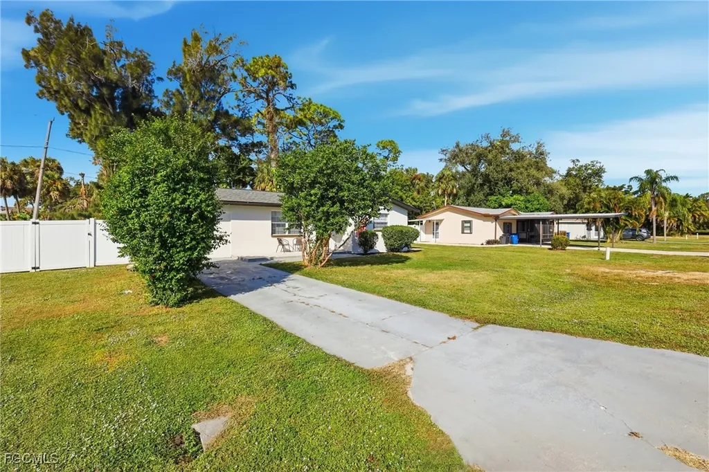 1267 Mcneill Road North Fort Myers FL 33903