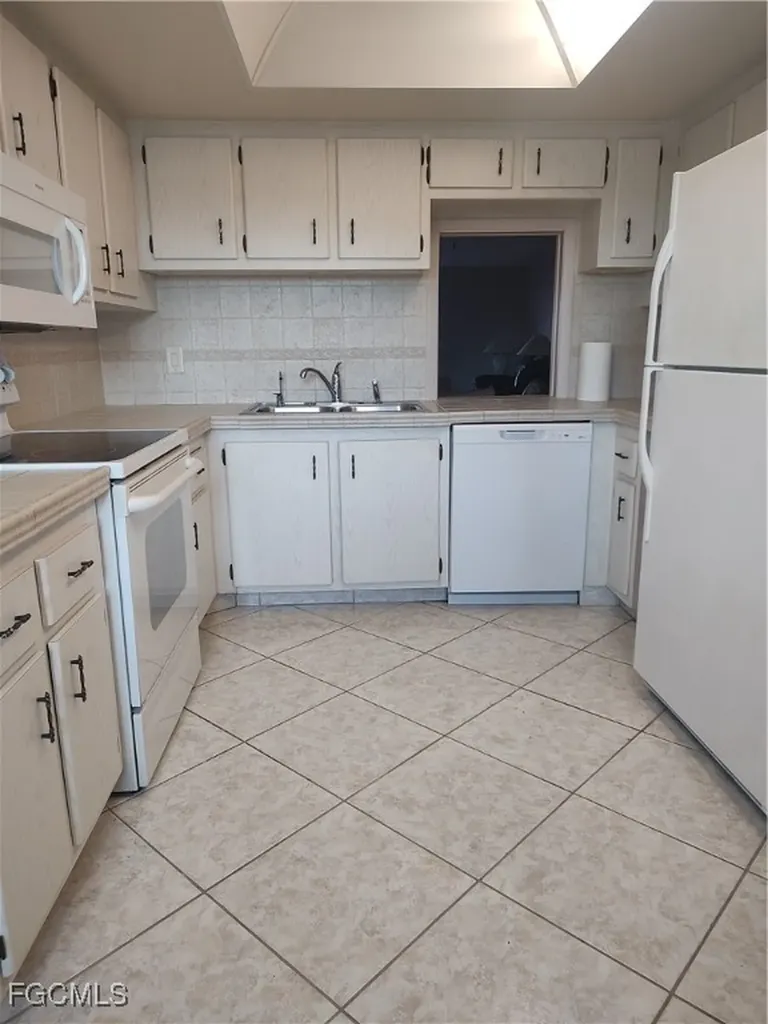 4713 Santa Barbara Boulevard Cape Coral FL 33914