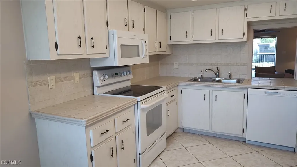 4713 Santa Barbara Boulevard Cape Coral FL 33914