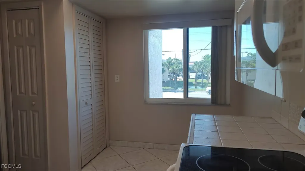4713 Santa Barbara Boulevard Cape Coral FL 33914