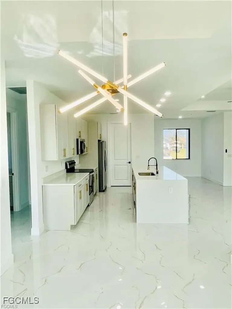 2200 NW 4th Terrace Cape Coral FL 33993