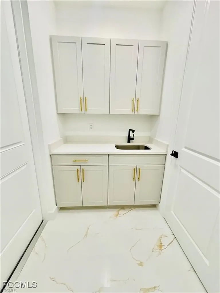 2200 NW 4th Terrace Cape Coral FL 33993