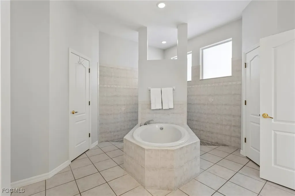 5307 SW 25th Place Cape Coral FL 33914