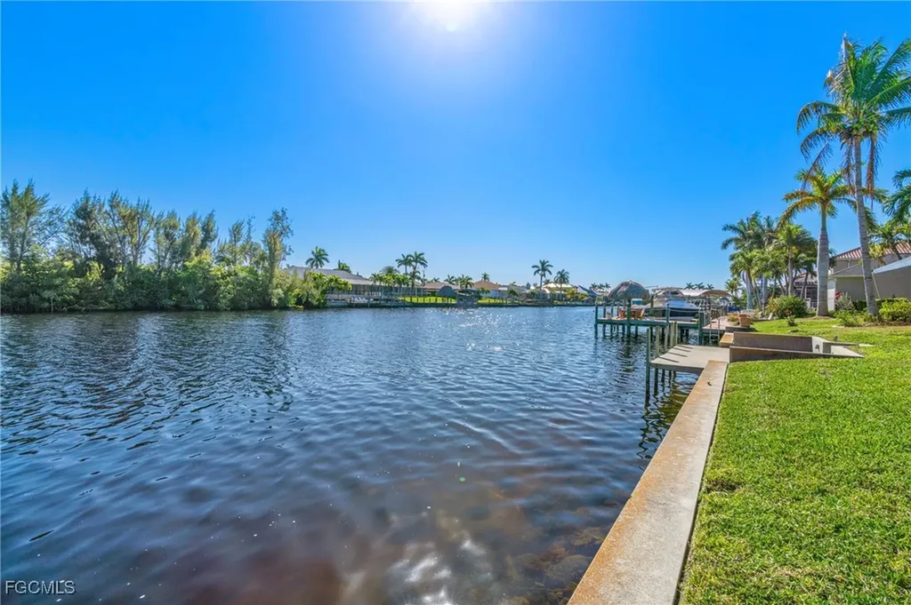 5307 SW 25th Place Cape Coral FL 33914