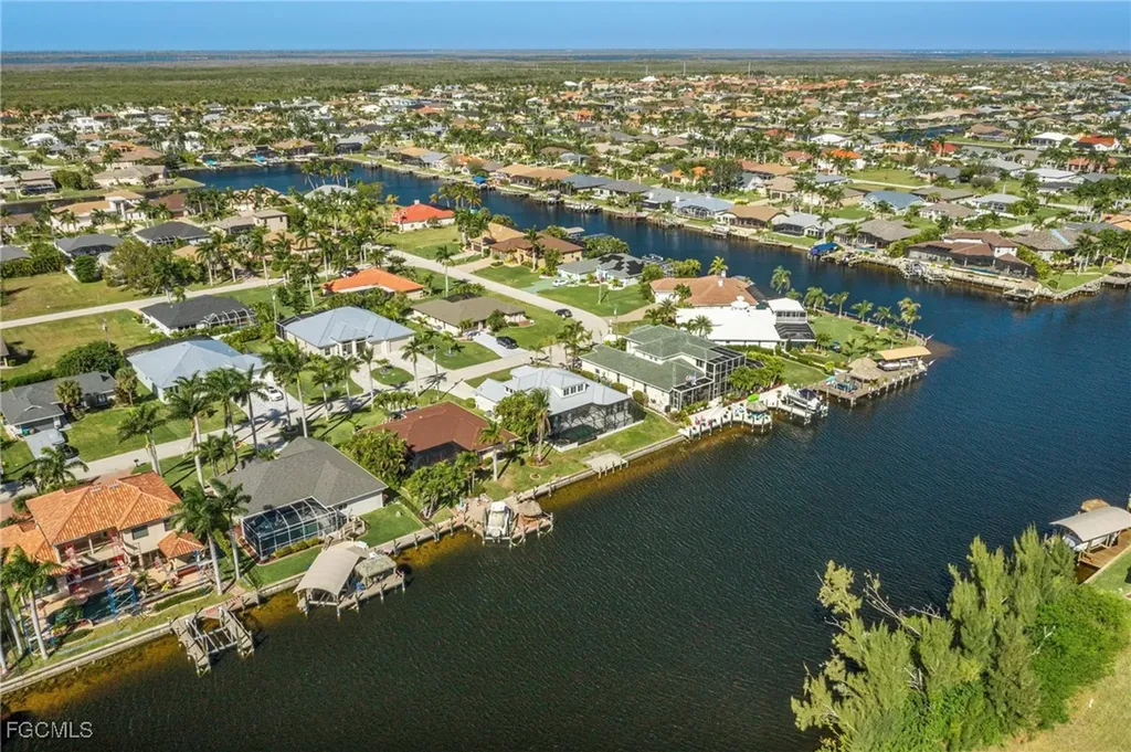 5307 SW 25th Place Cape Coral FL 33914