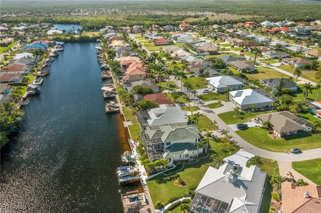 5307 SW 25th Place Cape Coral FL 33914