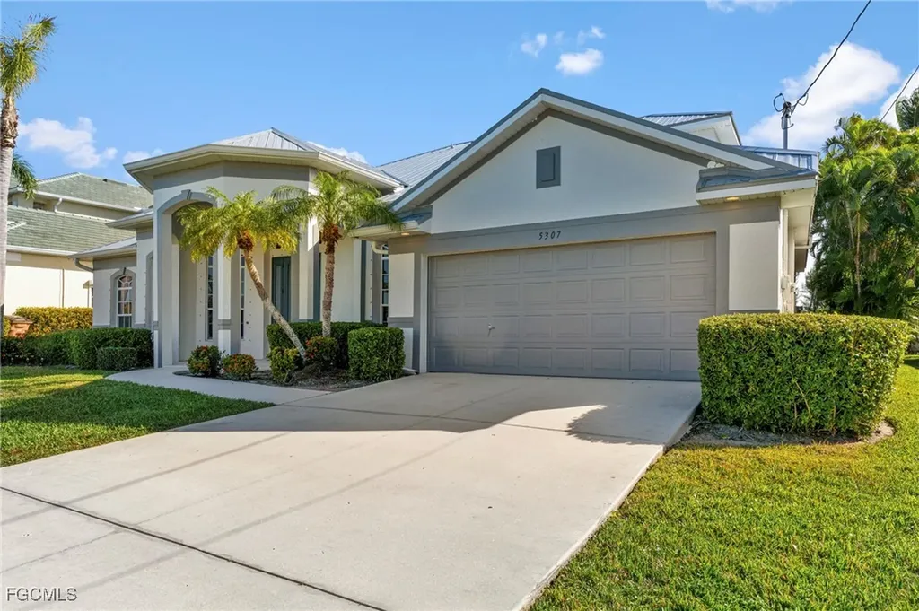 5307 SW 25th Place Cape Coral FL 33914