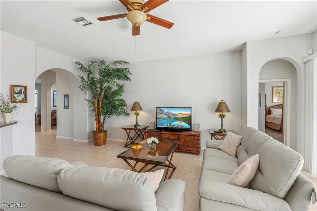 5307 SW 25th Place Cape Coral FL 33914