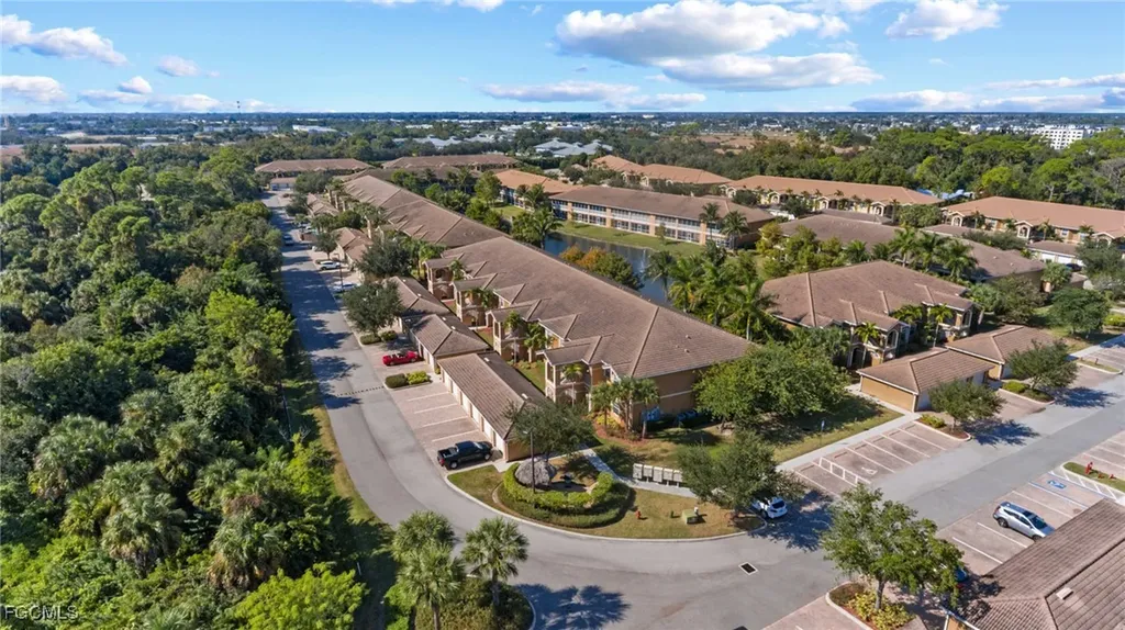 1076 Winding Pines Circle Cape Coral FL 33909