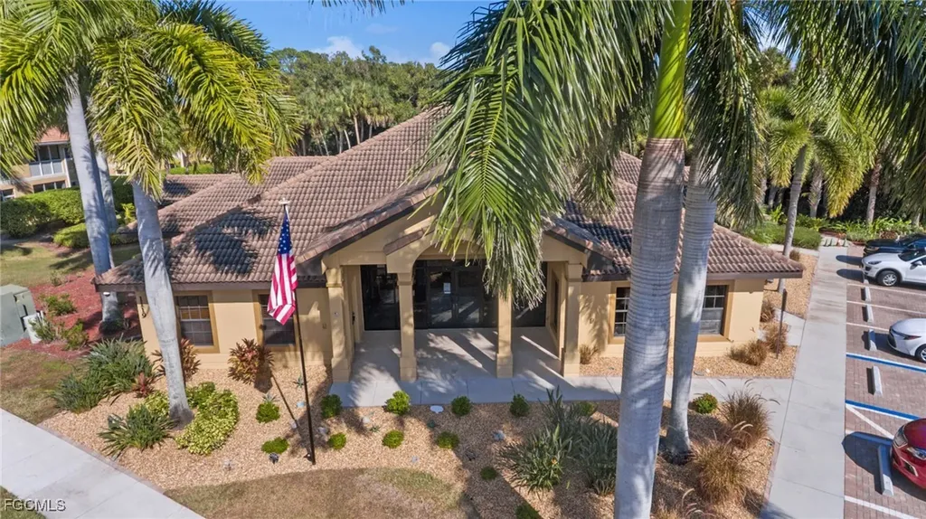 1076 Winding Pines Circle Cape Coral FL 33909