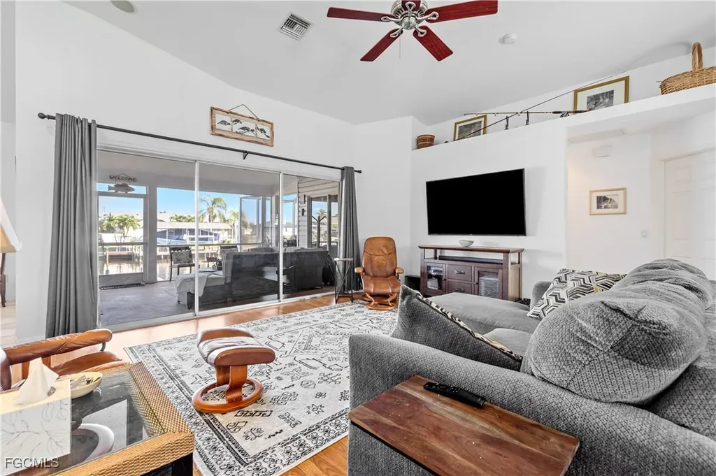 119 SW 39th Place Cape Coral FL 33991