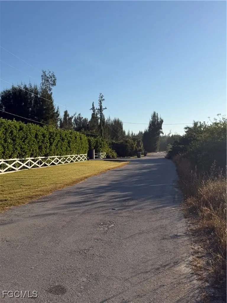 1812 Wade Drive Cape Coral FL 33991