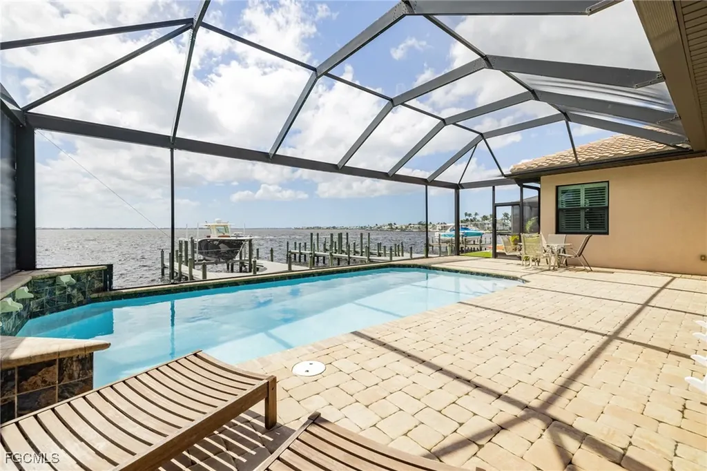 2262 SE 28th Street Cape Coral FL 33904