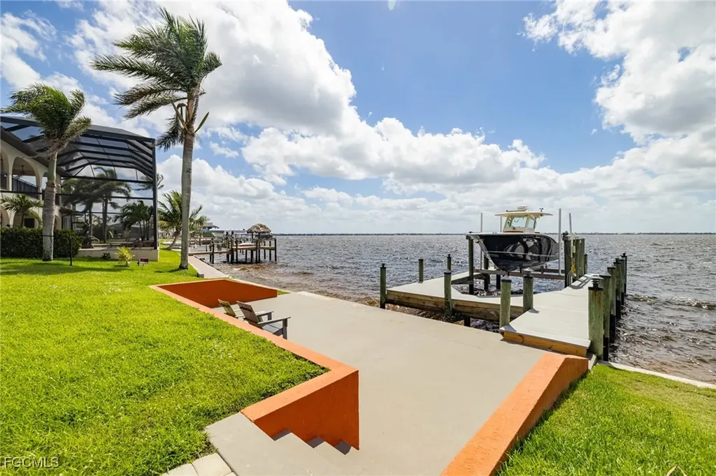 2262 SE 28th Street Cape Coral FL 33904